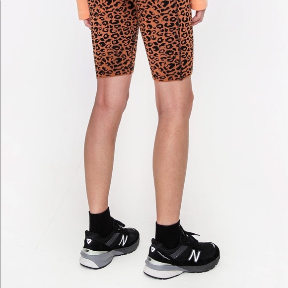 Stand Alone leopard bike shorts sz 2 EUC - Picture 2 of 3